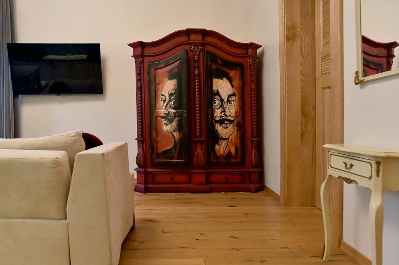 Dali